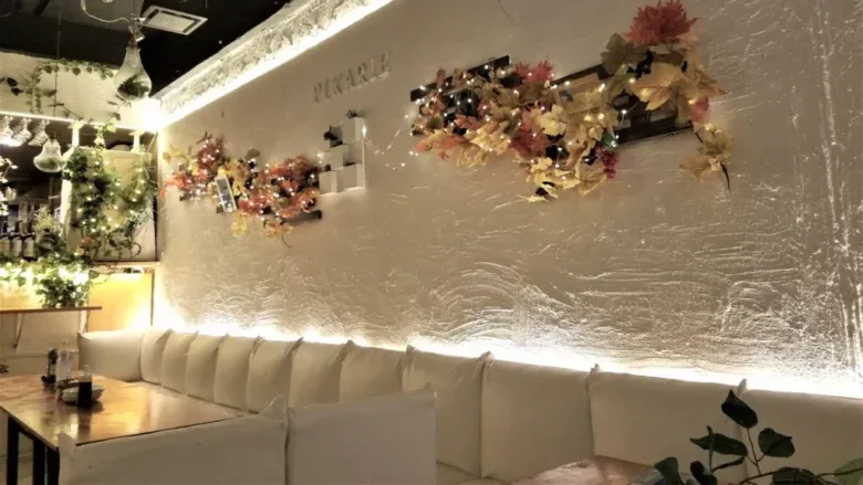 渋谷で100人以上の貸切パーティーをお探しなら、広々とした空間が魅力の当会場へ。結婚式二次会や企業イベントなど、様々なシーンに対応。