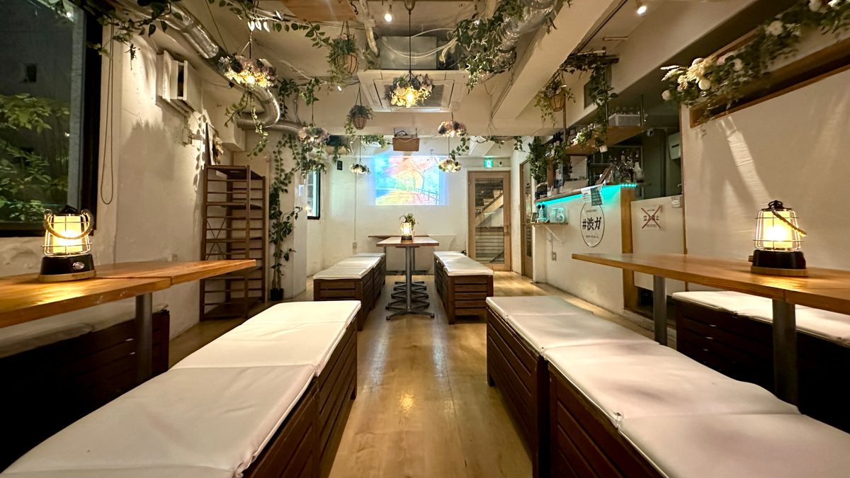 渋谷ガーデンルーム3F ランタン＆プロジェクター店内全景