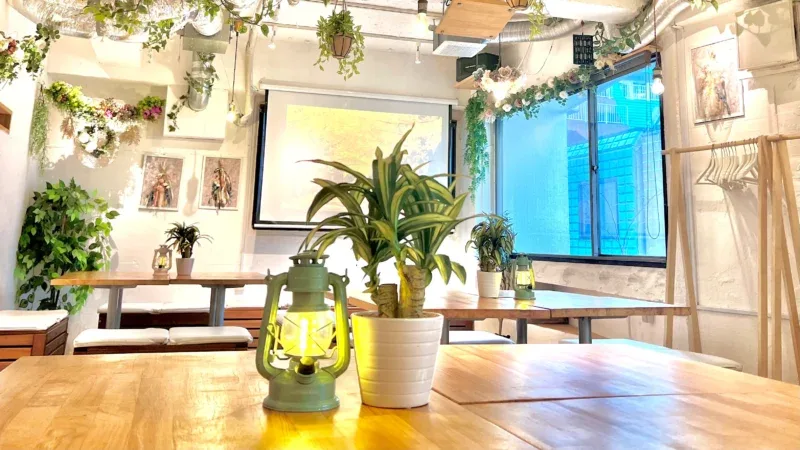 渋谷で貸切パーティーするなら『渋谷ガーデンルーム３F』で！貸切でのご利用で音響機器やマイク・プロジェクターなどが【無料】でご利用いただけます！